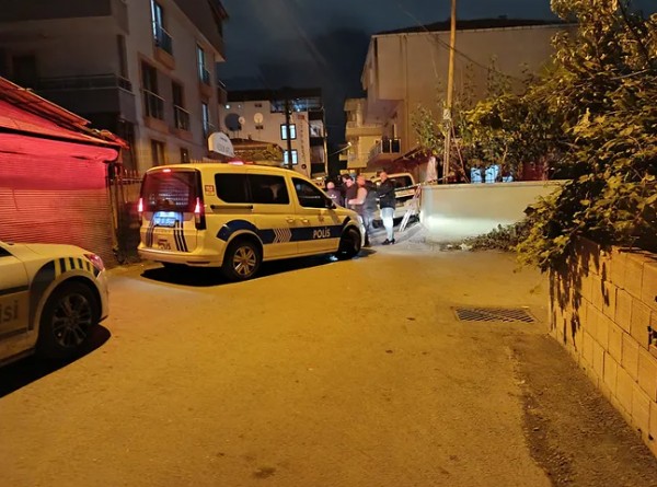 Kocaeli’de kan donduran olay: Eşiyle ilişkisi olduğunu iddia ettiği kişiyi defalarca bıçakladı!